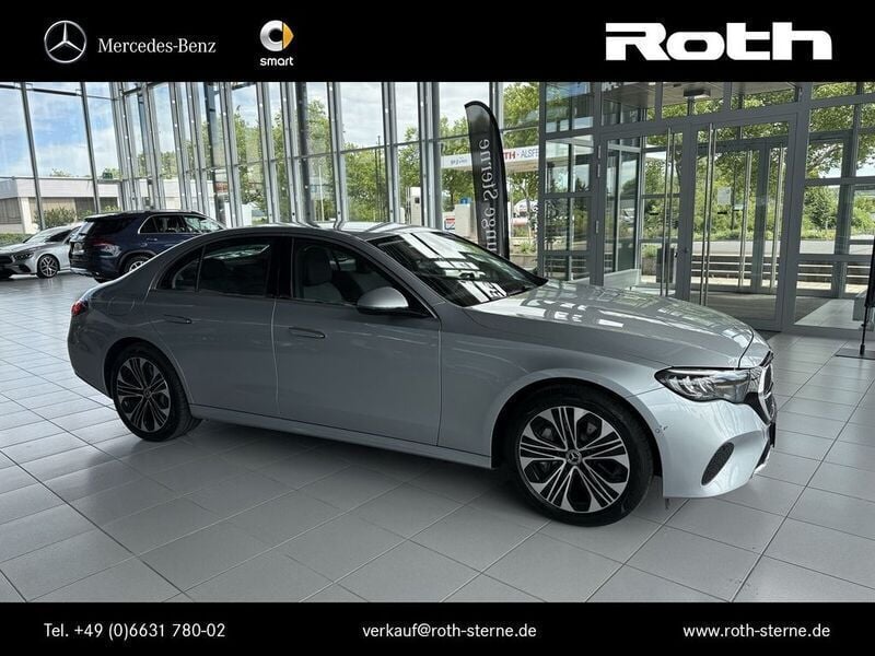 Silber Gebraucht 2024 Mercedes E300 Avantgarde Limousine | 49.999 € (Fairer Preis) - Bild 1/4
