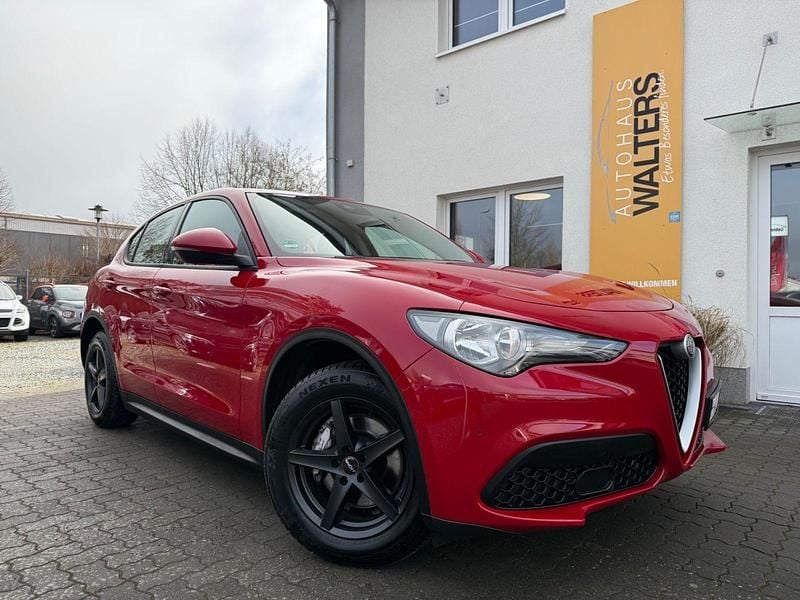 Gebraucht Alfa Romeo Stelvio Business 160 PS (117 kW) 2019 Rot SUV