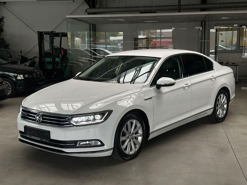 Gebraucht VW Passat Highline 239 PS (175 kW) 2015 Weiß Limousine