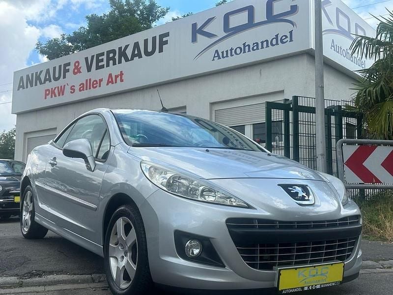 Lackierung aluminiumgrau/meta Gebraucht 2012 Peugeot 207 CC Premium Cabrio | 3.900 € (Guter Preis) - Bild 1/4