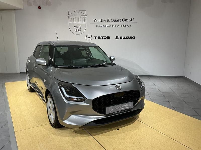 Silber Gebraucht 2025 Suzuki Swift Comfort Kleinwagen | 17.290 € (Fairer Preis) - Bild 1/4