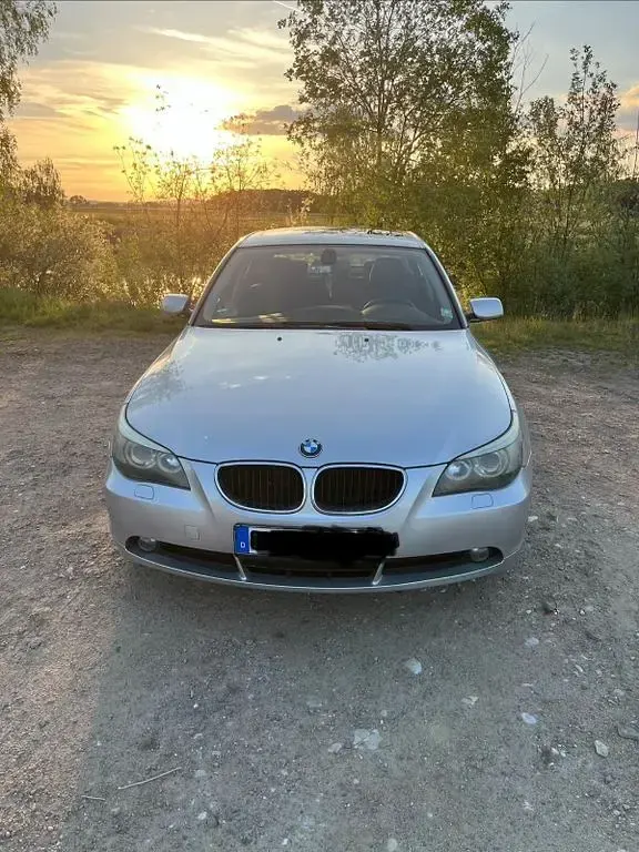 Gebraucht BMW 520 170 PS (125 kW) 2003 Silber Limousine