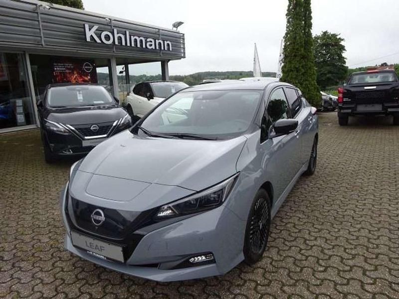 Ceramic grey Gebraucht 2024 Nissan Leaf N-Connecta Kleinwagen | 20.980 € (Superpreis) - Bild 1/4