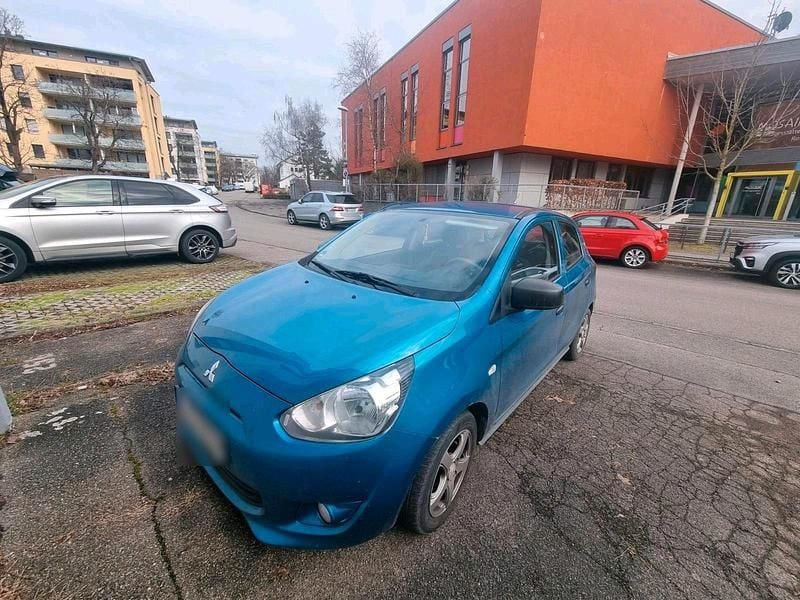 Second-hand Mitsubishi Space Star 75 CP (55 kW) 2015 Albastru Berlinǎ