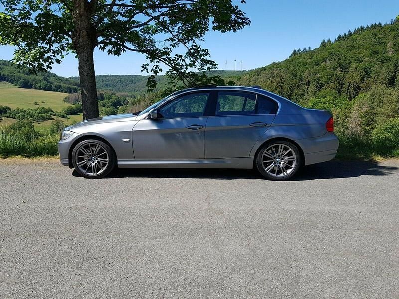 Gebraucht BMW 335 Comfort Edition 306 PS (225 kW) 2011 Grau Limousine