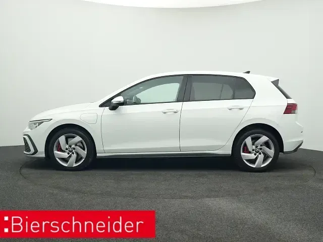 Gebraucht VW Golf VIII GTE 245 PS (180 kW) 2022 Weiß Limousine