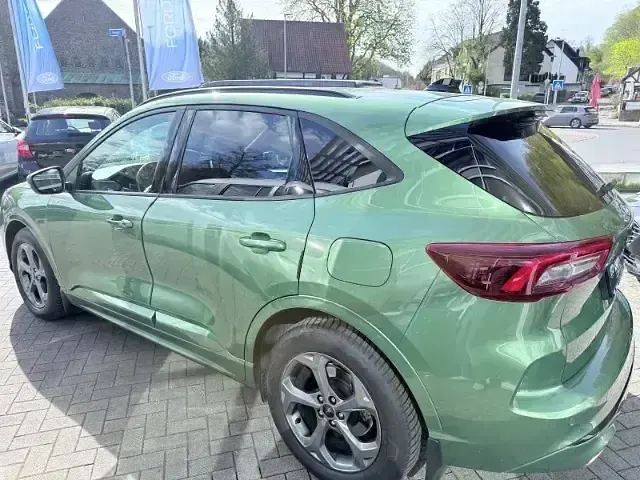 Gebraucht Ford Kuga ST-Line 186 PS (136 kW) 2024 Gruen SUV