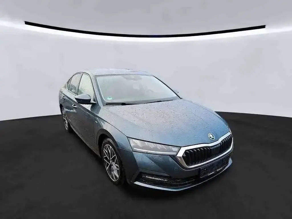 Gebraucht Skoda Octavia Clever 150 PS (110 kW) 2021 Grau Limousine
