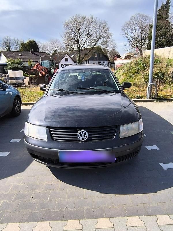 Gebraucht VW Passat S 115 PS (84 kW) 2000 Schwarz Kombi