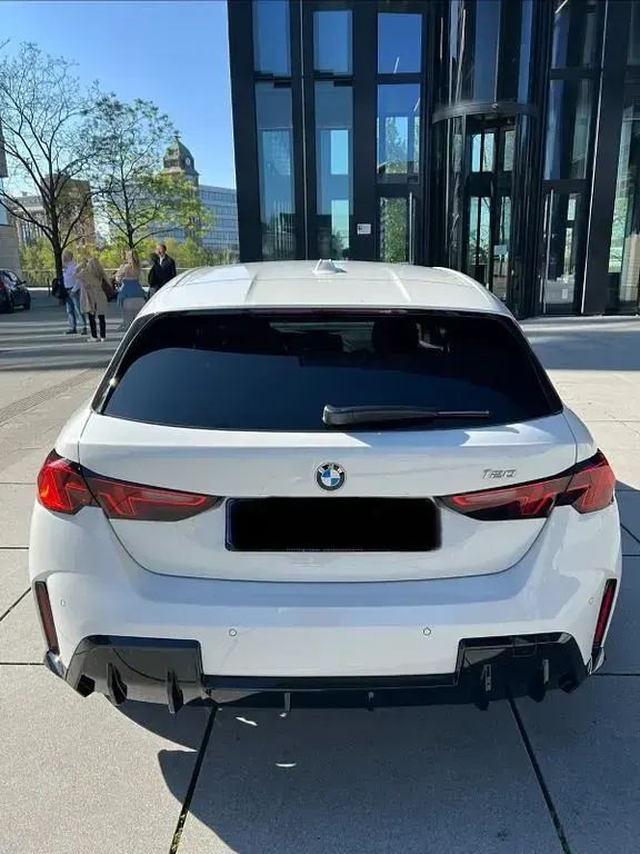 Gebraucht BMW 120 Performance 170 PS (125 kW) 2025 Weiß Kleinwagen