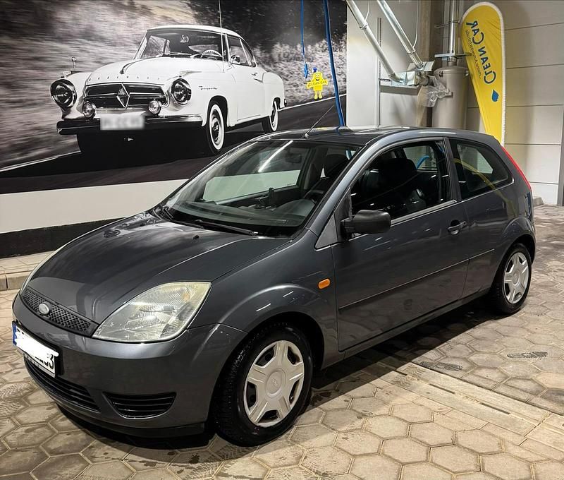 Gebraucht Ford Fiesta 60 PS (44 kW) 2005 Grau Kleinwagen