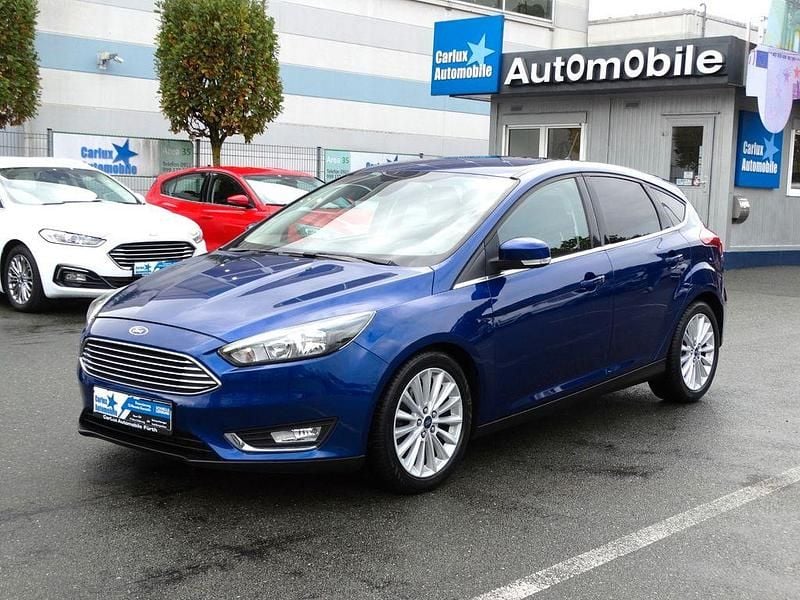 Blau Gebraucht 2018 Ford Focus Titanium Limousine | 11.980 € (Superpreis) - Bild 1/4