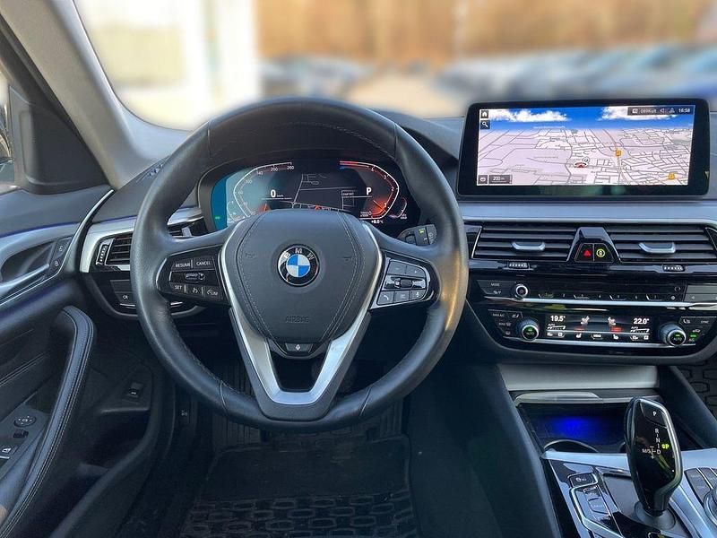 Gebraucht BMW 520 Efficient Dynamics 190 PS (139 kW) 2022 Schwarz Kombi