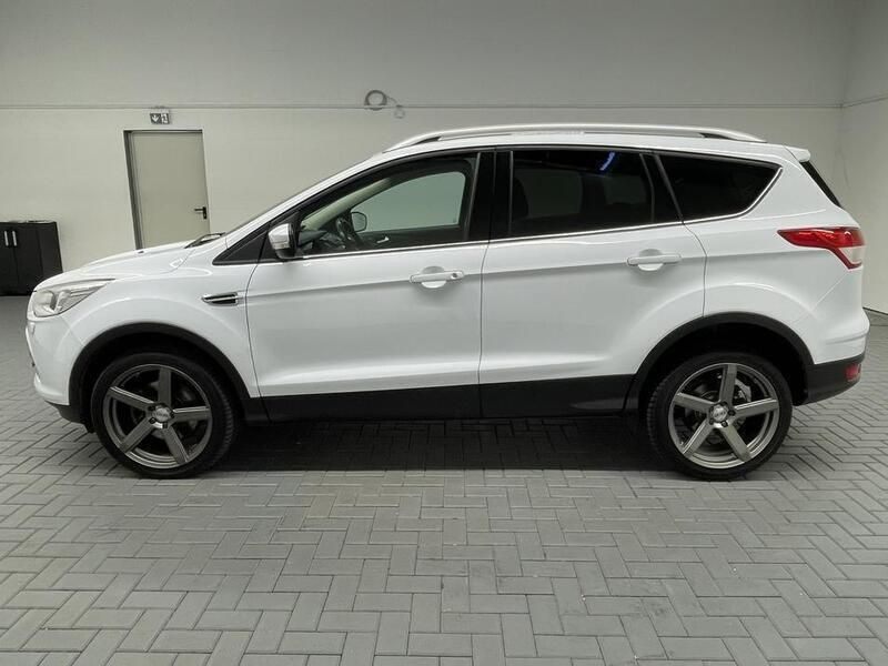 Gebraucht Ford Kuga 163 PS (119 kW) 2013 Weiß (frostweiss) SUV