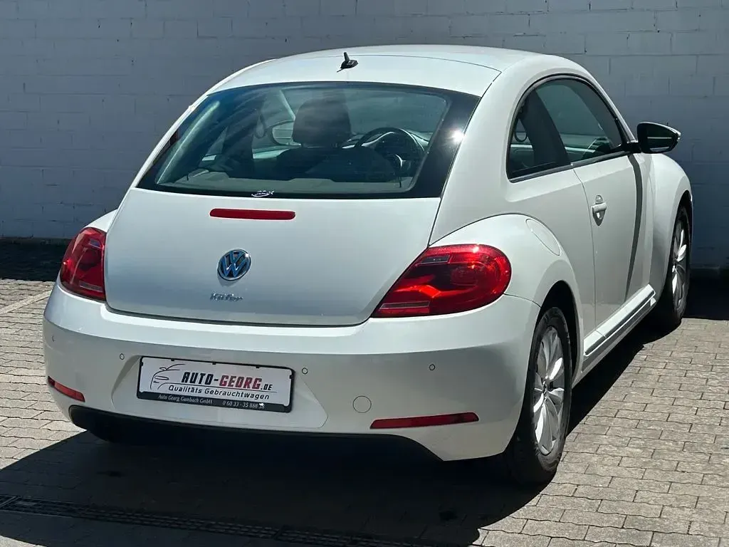Gebraucht VW Beetle Design 105 PS (77 kW) 2012 Weiß Kleinwagen