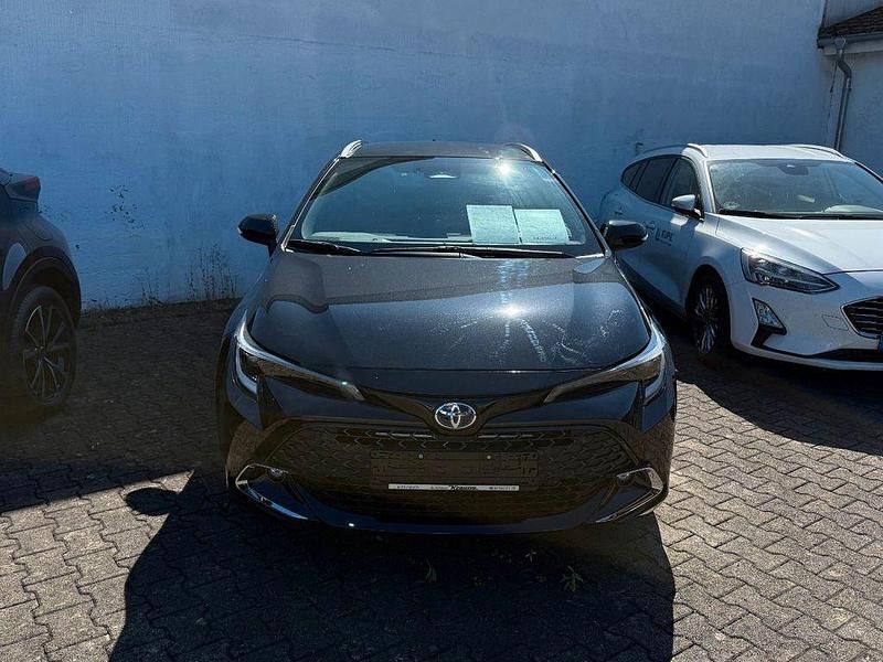 Neu Toyota Corolla 196 PS (144 kW) 2025 209 mysticschwarz schwarz Kombi
