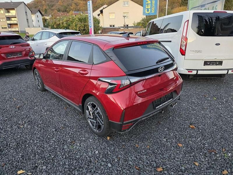 Neu Hyundai i20 N Line 101 PS (74 kW) 2025 Dragon red Kleinwagen