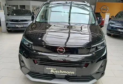 Gebraucht Opel Combo 131 PS (96 kW) 2026 Karbon schwarz metallic Van / Kleinbus