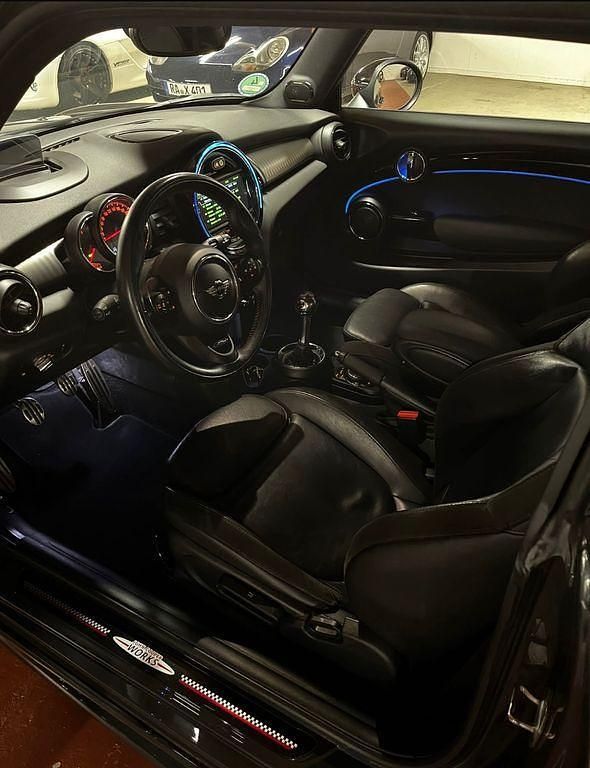 Gebraucht Mini John Cooper Works 231 PS (169 kW) 2018 Schwarz Kleinwagen