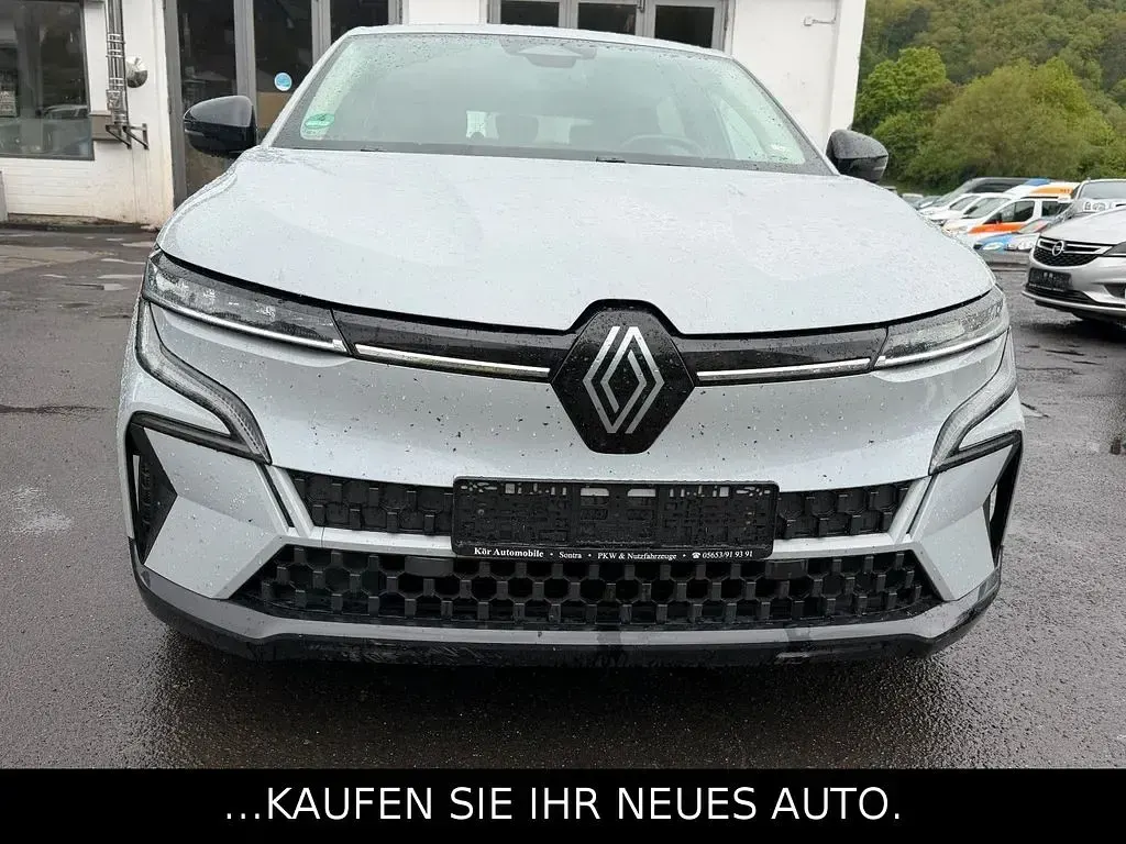 Gebraucht Renault Megane E-Tech Equilibre 160 kW (218 PS) 2022 Weiß Limousine
