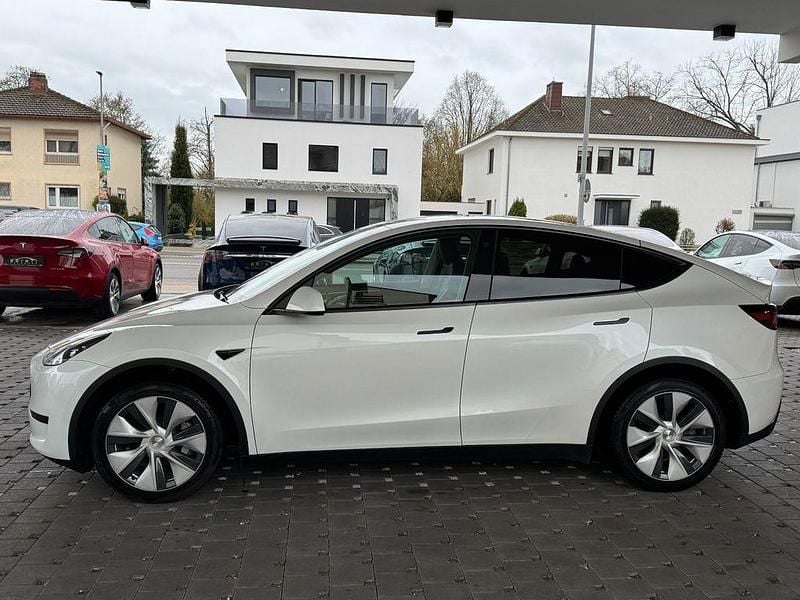 Second-hand Tesla Model Y 378 kW (514 CP) 2023 Alb SUV