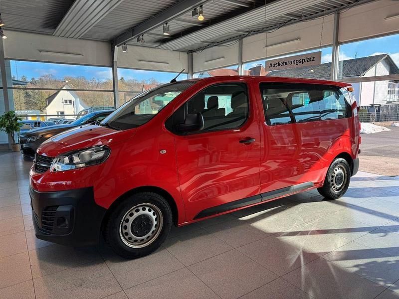 Gebraucht Opel Vivaro 144 PS (105 kW) 2021 Rot Van / Kleinbus