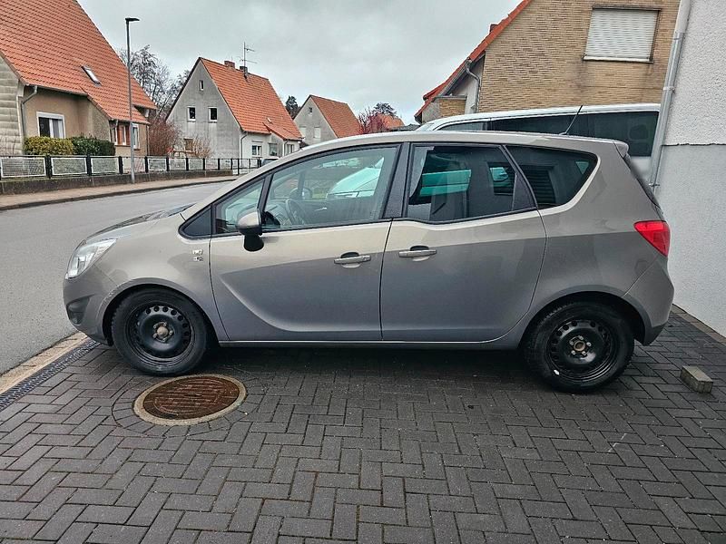 Gebraucht Opel Meriva 110 PS (80 kW) 2012 Grau Van / Kleinbus