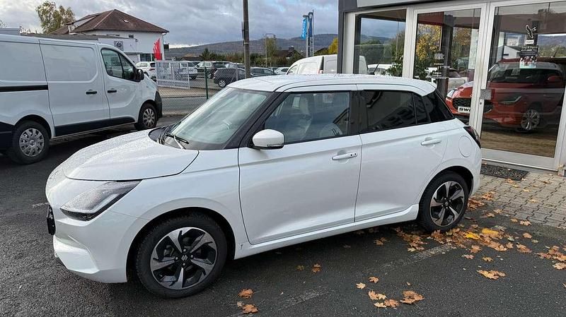 Gebraucht Suzuki Swift Comfort+ 83 PS (61 kW) 2025 Weiß Kleinwagen