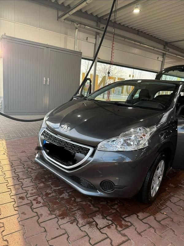 Gebraucht Peugeot 208 Access 68 PS (50 kW) 2014 Grau Kleinwagen