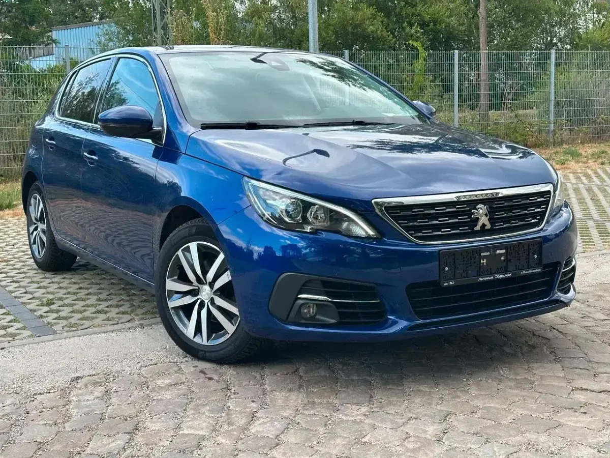 Gebraucht Peugeot 308 Allure 131 PS (96 kW) 2020 Blau Limousine