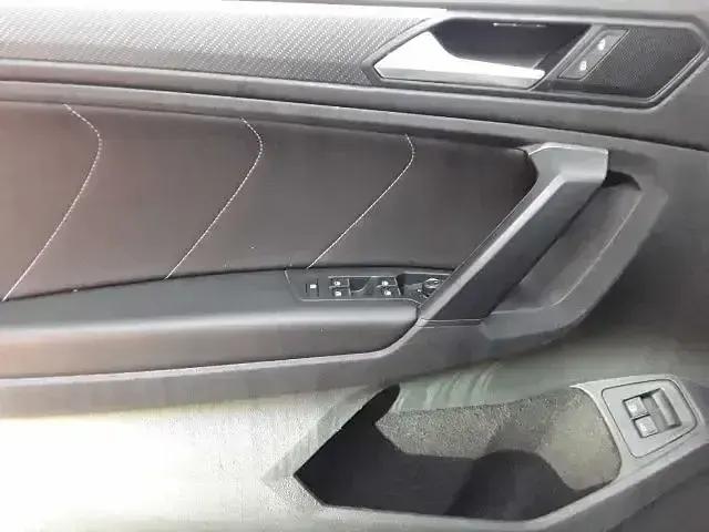 Gebraucht VW Tiguan R-line 245 PS (180 kW) 2022 Reflexsilber metallic SUV