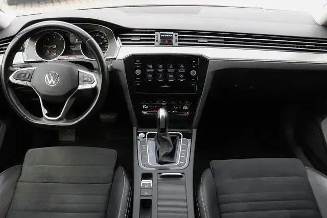 Gebraucht VW Passat Elegance 150 PS (110 kW) 2022 Schwarz Kombi
