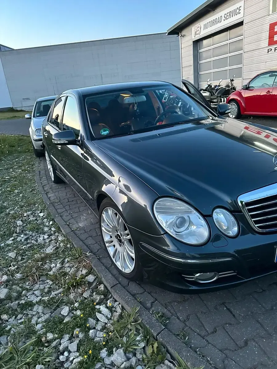 Usata Mercedes E280 190 CV (139 kW) 2009 Grigio Berlina