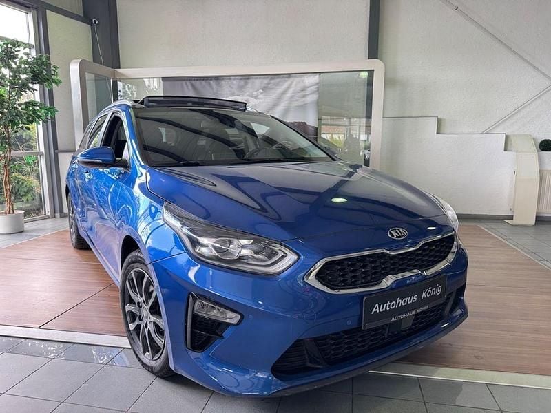 Blau Gebraucht 2018 Kia Ceed Sportswagon Platinum Edition Kombi | 18.950 € (Superpreis) - Bild 1/4