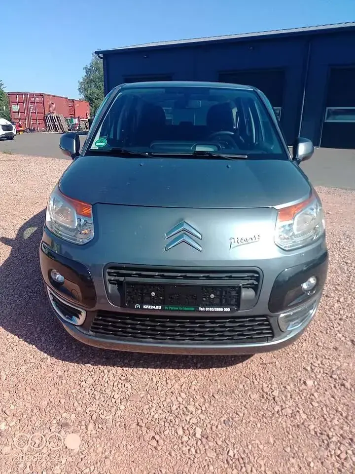 Gebraucht Citroën C3 Picasso Tendance 95 PS (69 kW) 2010 Lack grau thorium/metallic Van / Kleinbus