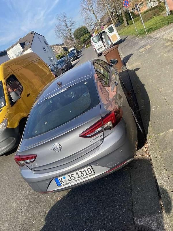 Gebraucht Opel Insignia Edition 136 PS (100 kW) 2017 Kleinwagen