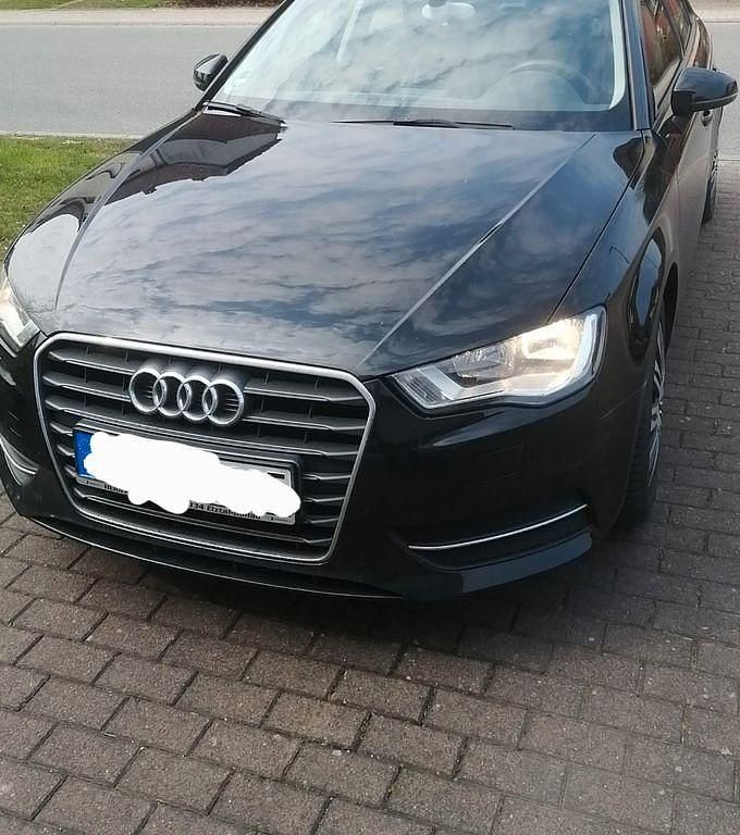 Gebraucht Audi A3 Attraction 105 PS (77 kW) 2013 Schwarz Limousine