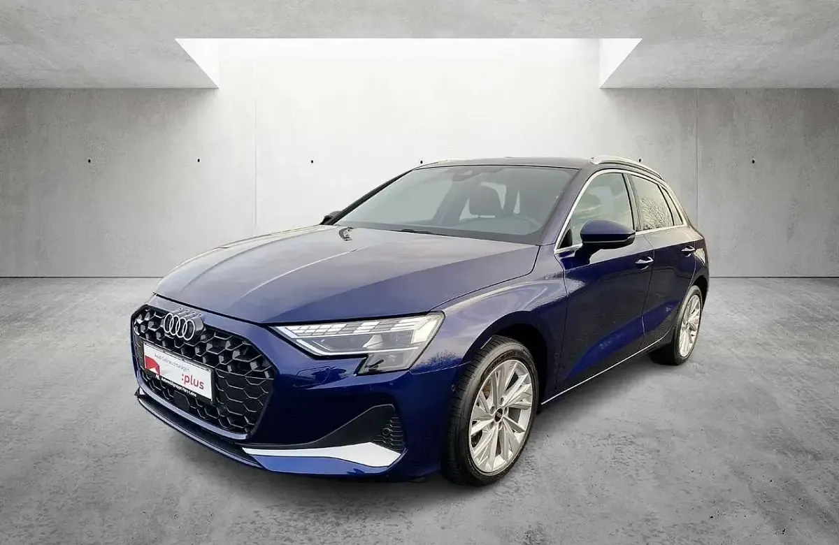 Second-hand Audi A3 Advanced 116 CP (85 kW) 2024 Albastru Berlinǎ