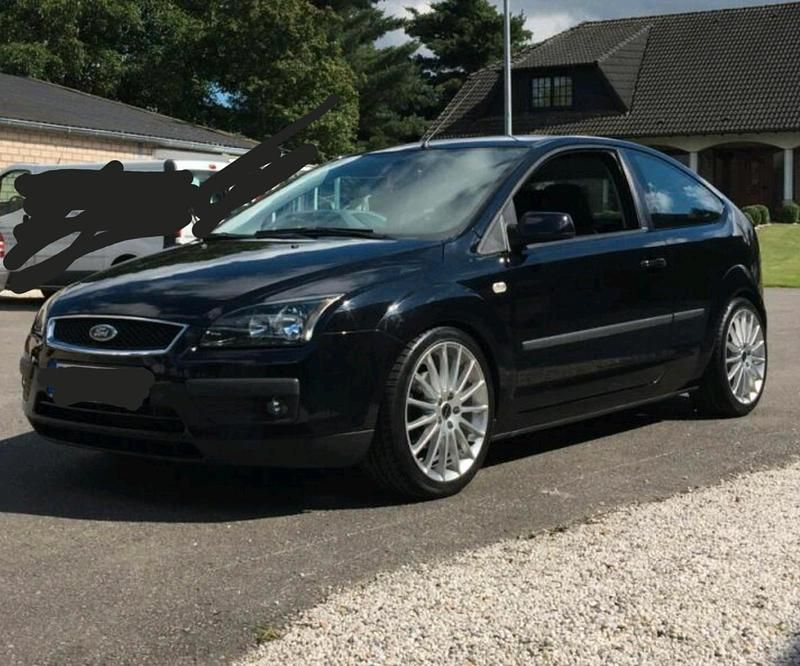 Schwarz Gebraucht 2005 Ford Focus Coupé | 1.500 € (Fairer Preis) - Bild 1/4