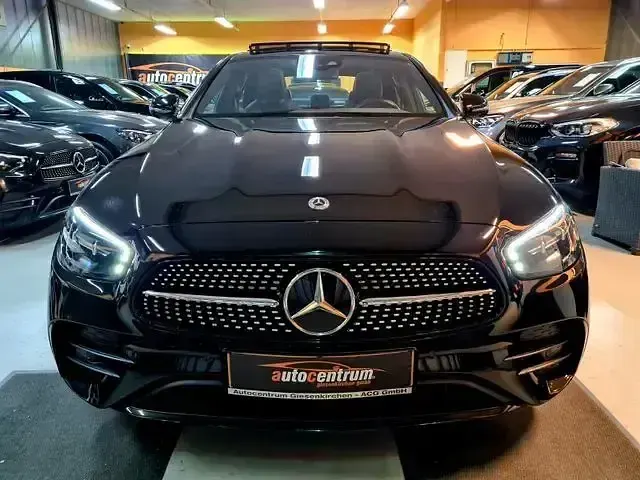 Gebraucht Mercedes E300 AMG 194 PS (142 kW) 2022 Schwarz Limousine