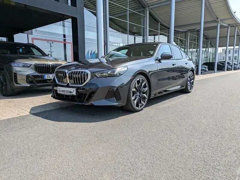 Gebraucht BMW 540 M Sport 286 PS (210 kW) 2025 Grau Limousine
