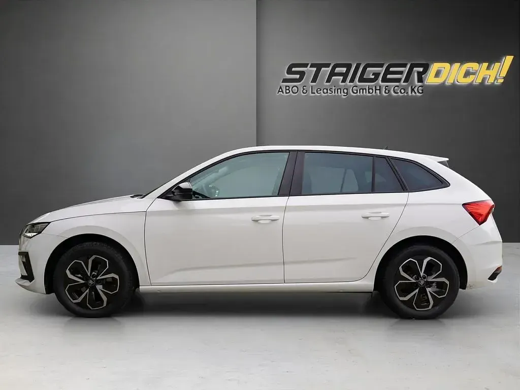 Neu Skoda Scala Selection 150 PS (110 kW) 2026 Weiß Kleinwagen