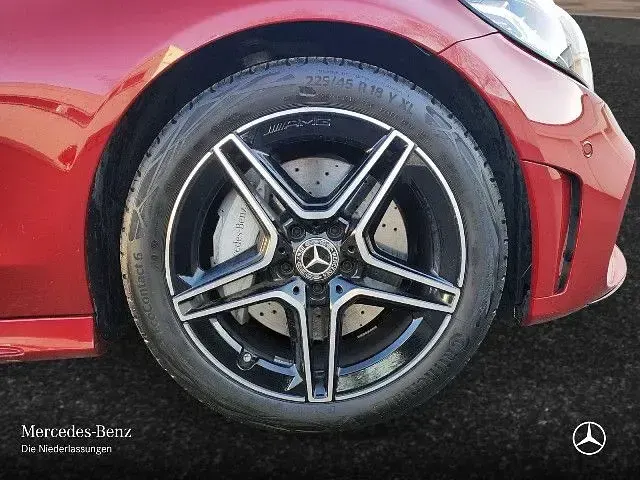 Gebraucht Mercedes C300 AMG 258 PS (189 kW) 2022 Rot Coupé