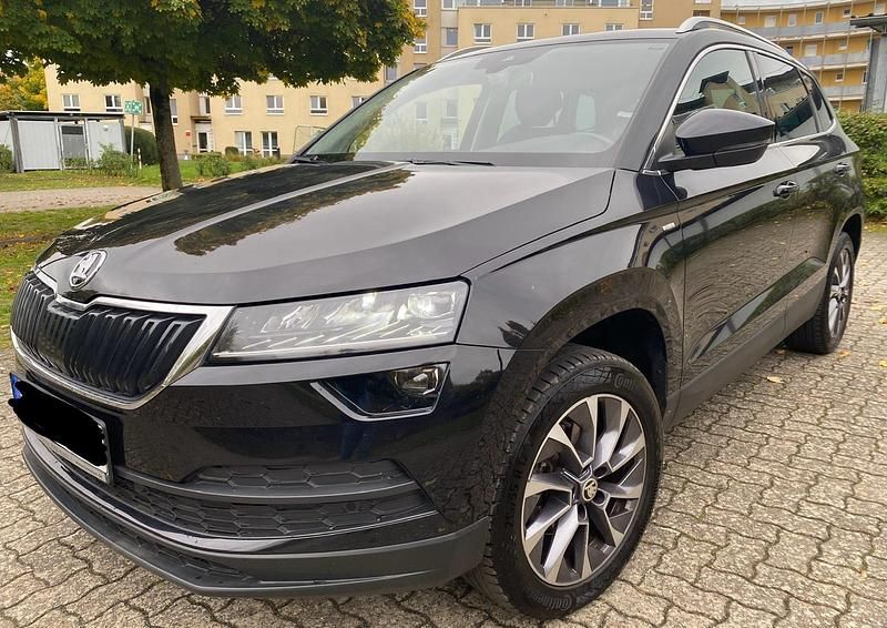 Schwarz Gebraucht 2021 Skoda Karoq Drive SUV | 14.900 € (Superpreis) - Bild 1/4