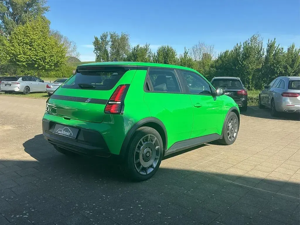 Uusi Renault R5 Evolution 89 kW (122 HP) 2025 Vihreä Viistoperä