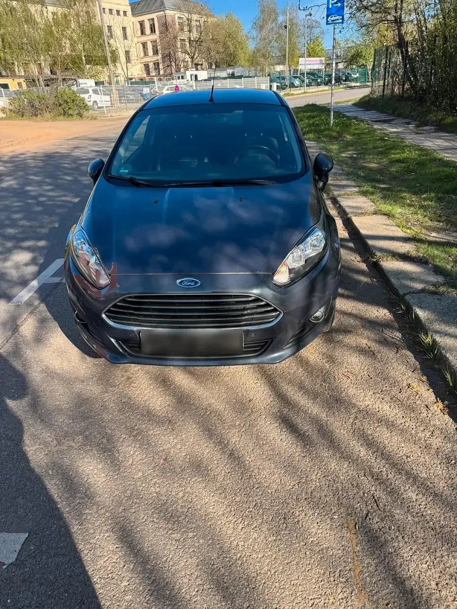 Gebraucht Ford Fiesta 75 PS (55 kW) 2015 Andere farben Kleinwagen