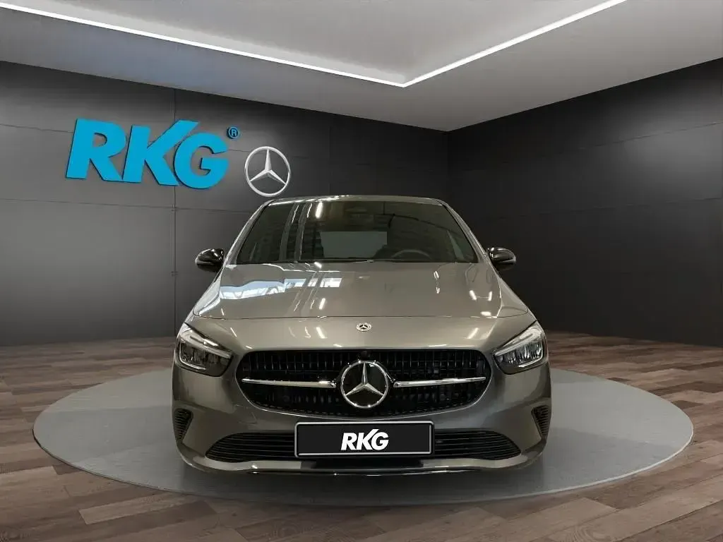 Gebraucht Mercedes B200 Progressive 150 PS (110 kW) 2025 Grau Kleinwagen
