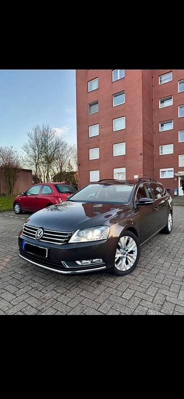 Gebraucht VW Passat 170 PS (125 kW) 2012 Braun Kombi