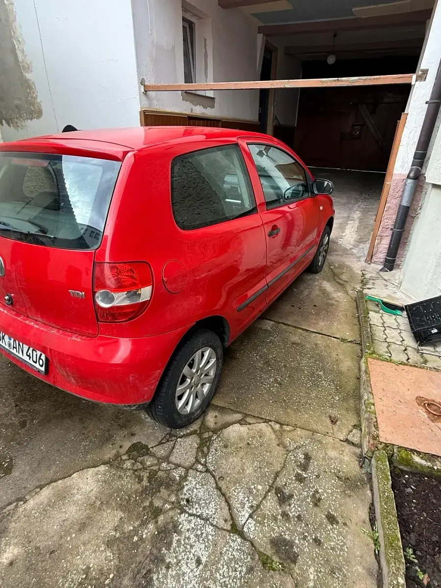 Używany VW Fox 70 KM (51 kW) 2006 Czerwony Hatchback