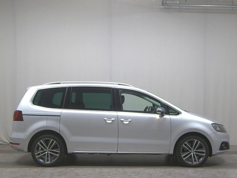 Silber Gebraucht 2020 Seat Alhambra FR-Line Van / Kleinbus | 17.450 € (Superpreis) - Bild 1/4